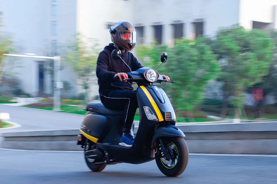 La empresa está formada por la división de motocicletas, la división de locomotoras de nueva energía
